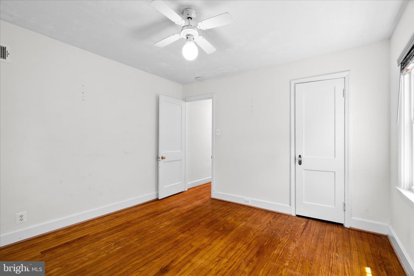 402 Guilford Avenue photo 50