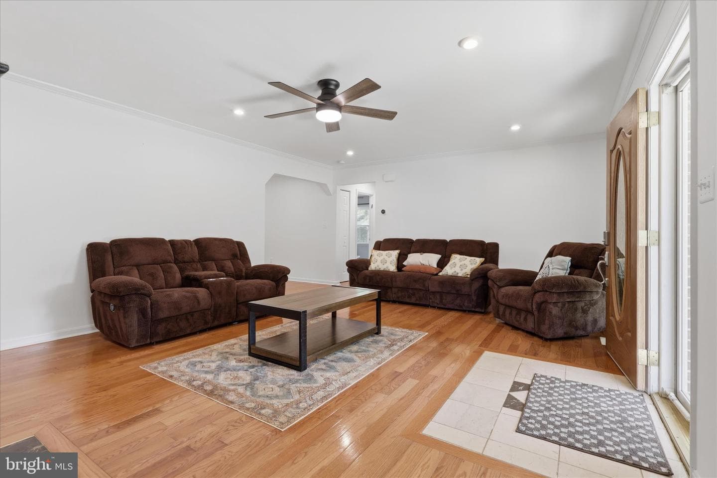 1813 Winston Drive photo 9