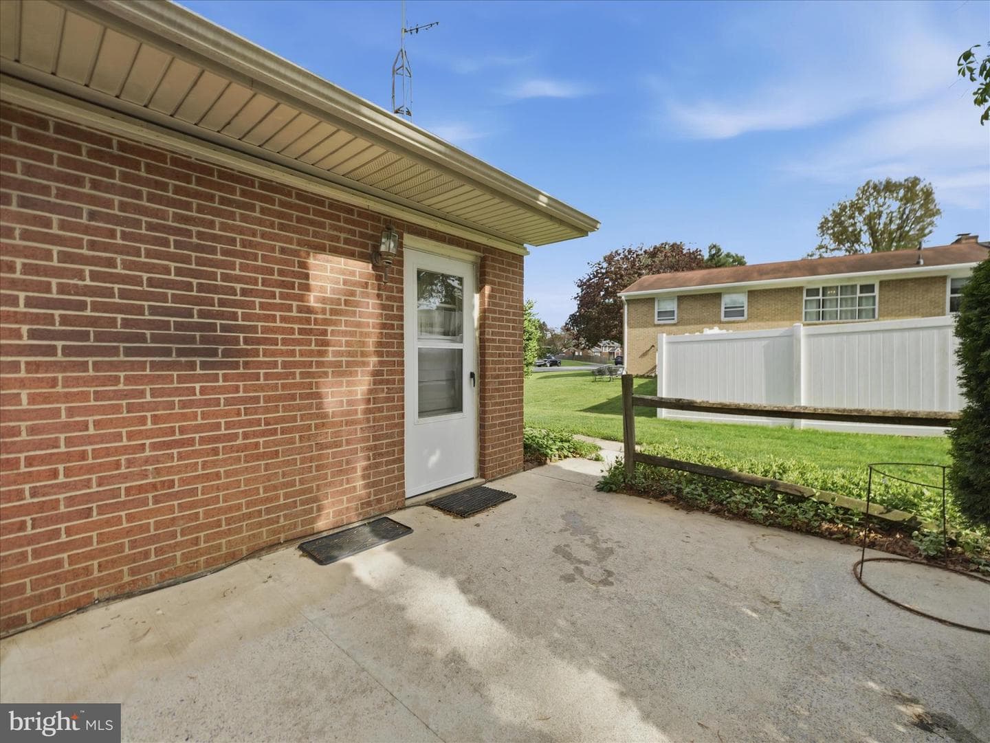9720 Fernwood Lane photo 32
