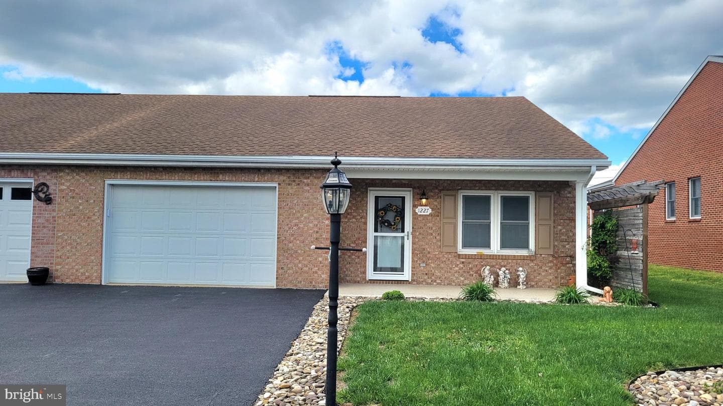 1227 Grand Legacy Drive photo 18