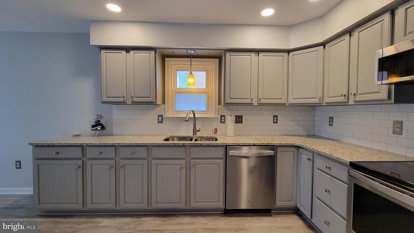 1227 Grand Legacy Drive photo 5