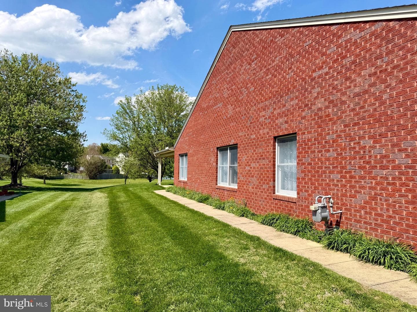 129 Chantilly Court photo 3