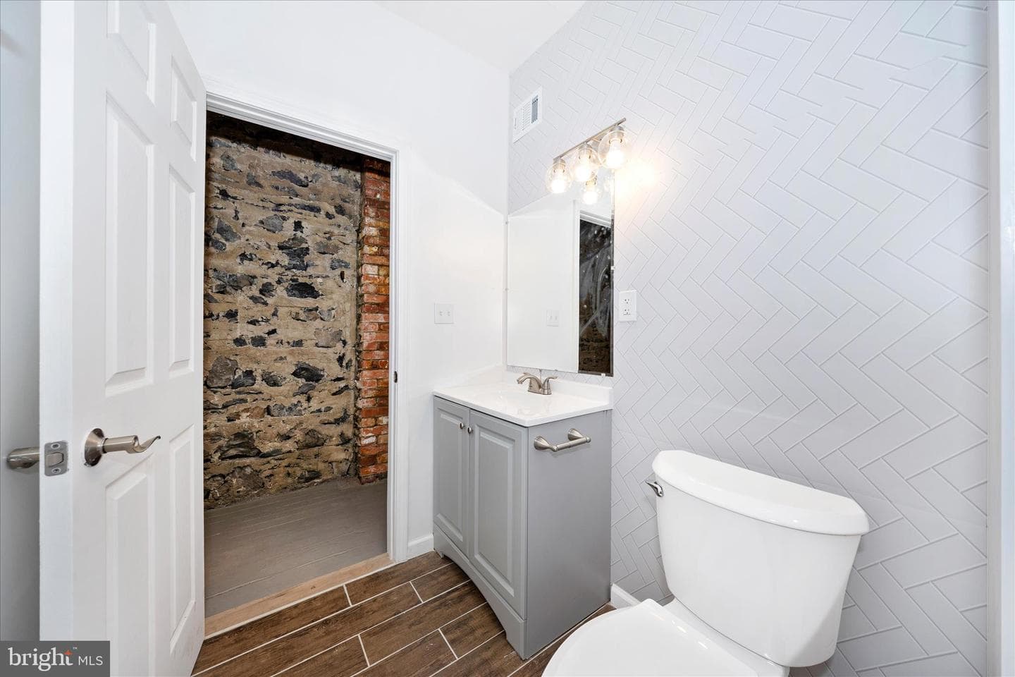 16 Belview Avenue photo 18