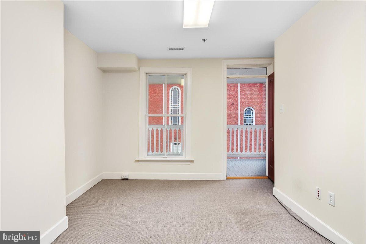 140 S Potomac Street photo 25