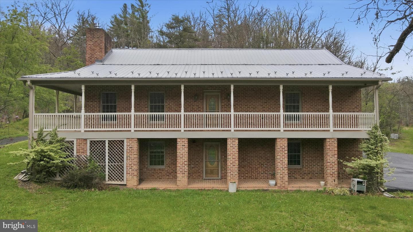 13834 Hollow Road, Hancock