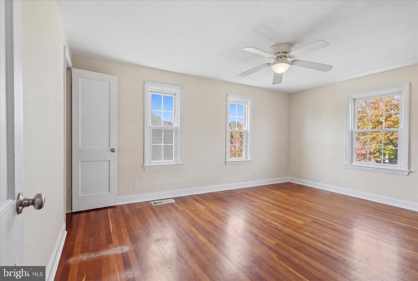 1112 Fairview Road photo 8