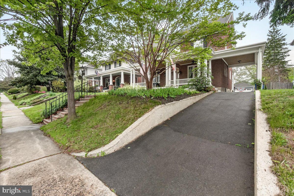 1131 Oak Hill Avenue photo 2