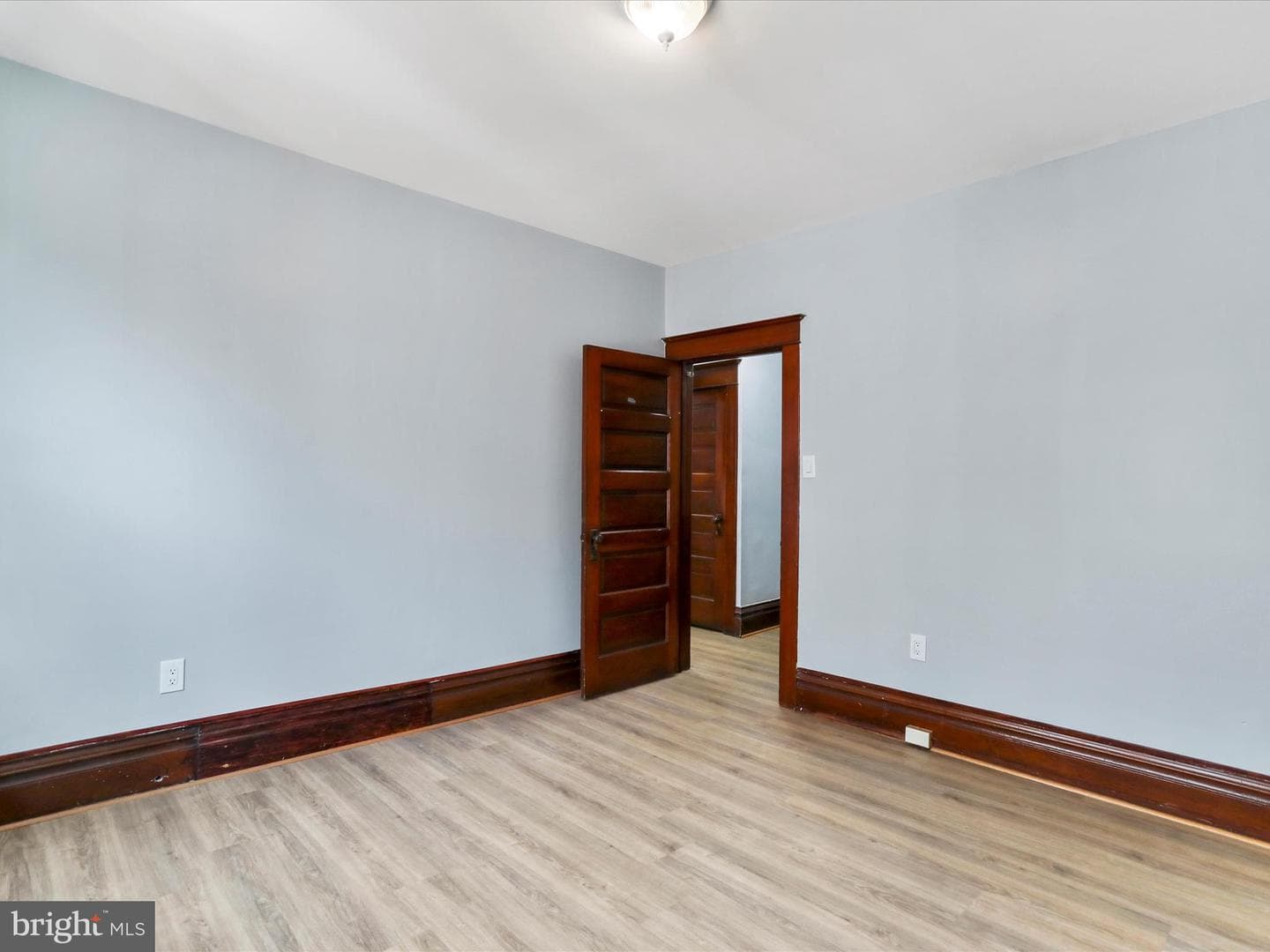 319 West Side Avenue photo 25