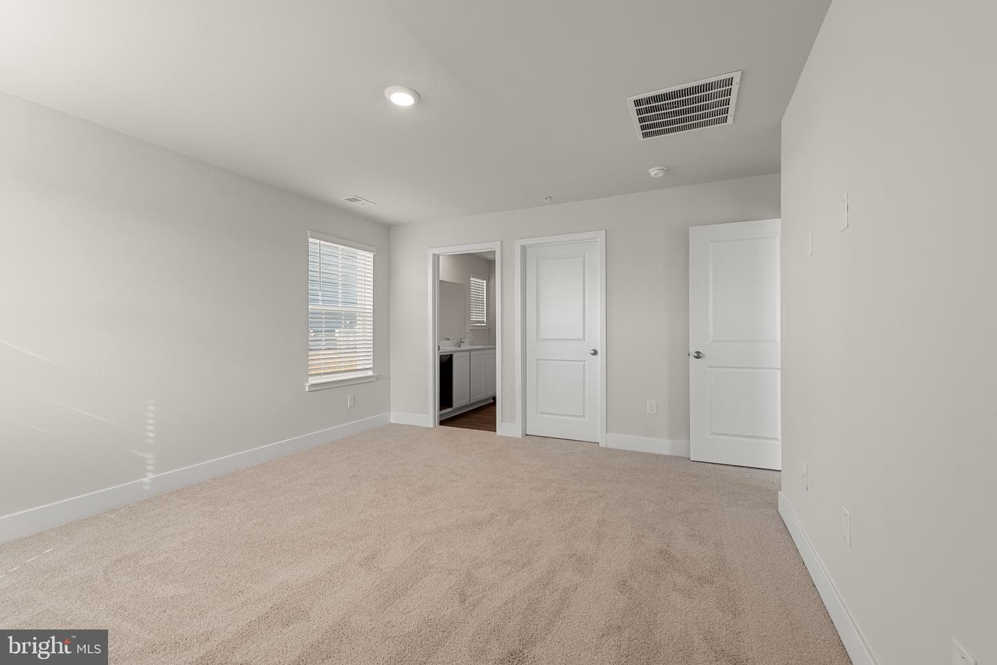 640 Armstrong Avenue photo 23
