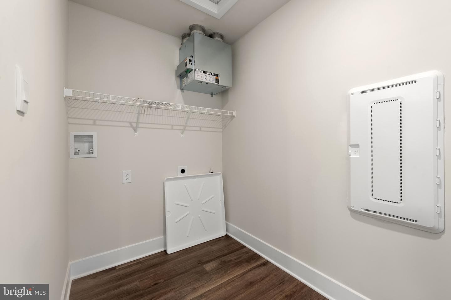 640 Armstrong Avenue photo 29