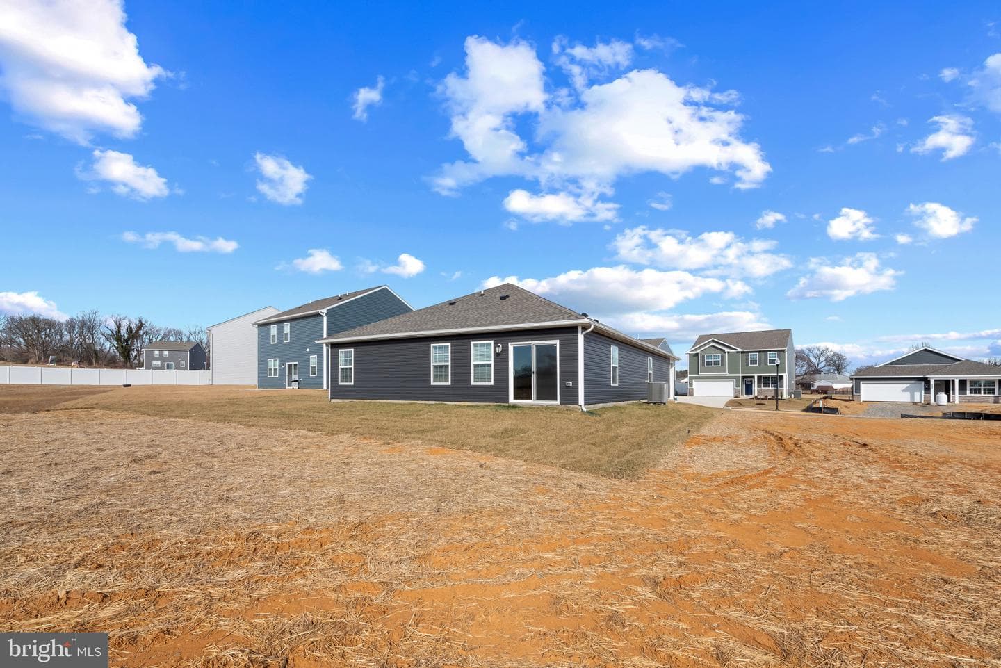 640 Armstrong Avenue photo 31