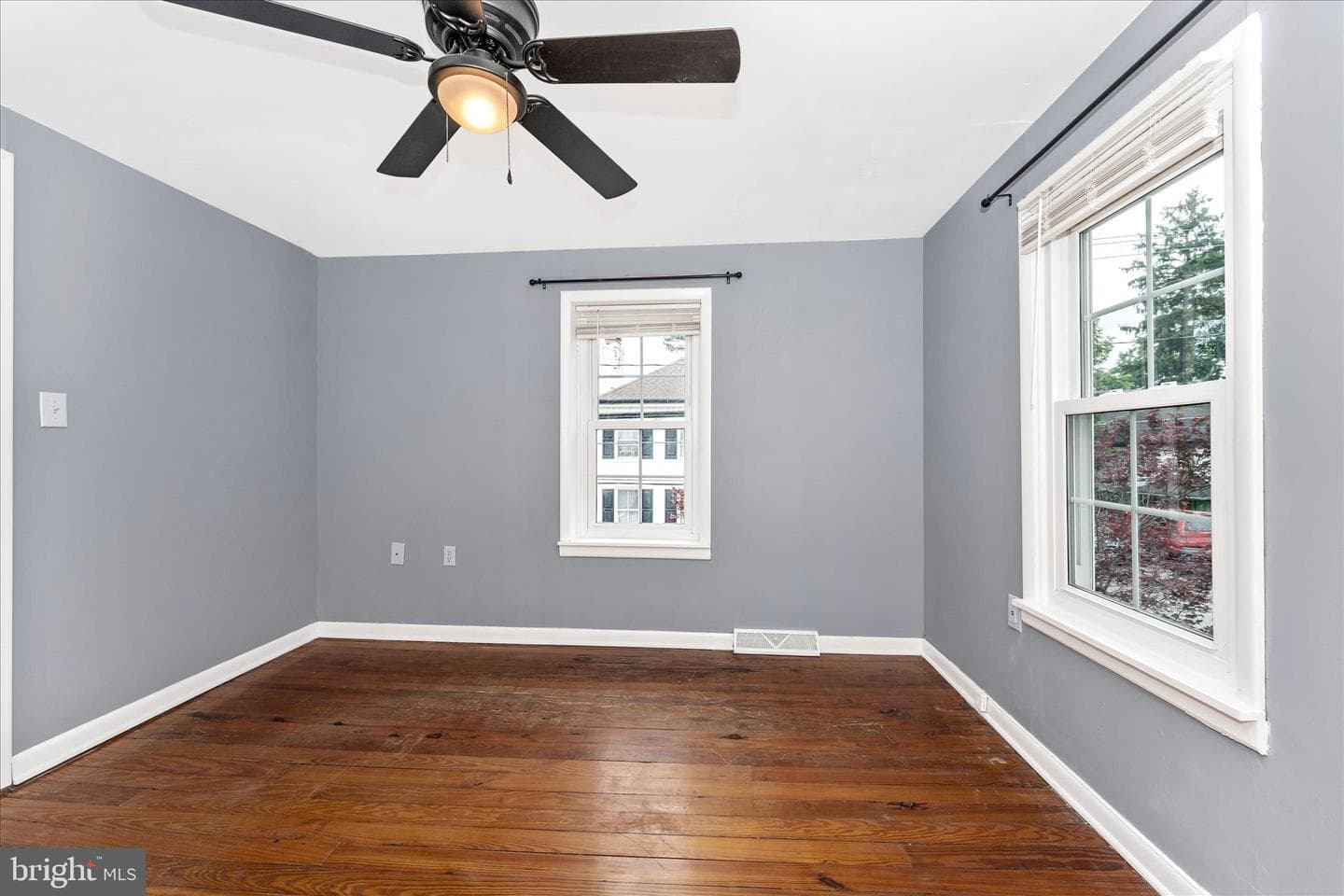 21321 Leiter Street photo 31