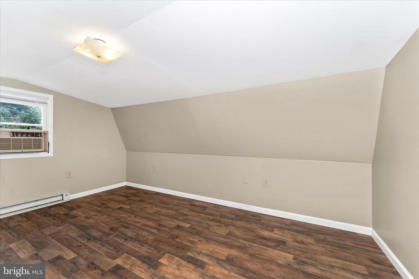 21321 Leiter Street photo 38