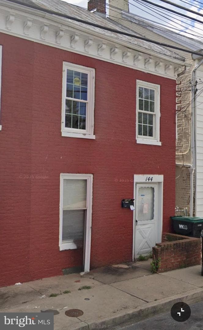 144 S Locust Street photo 2