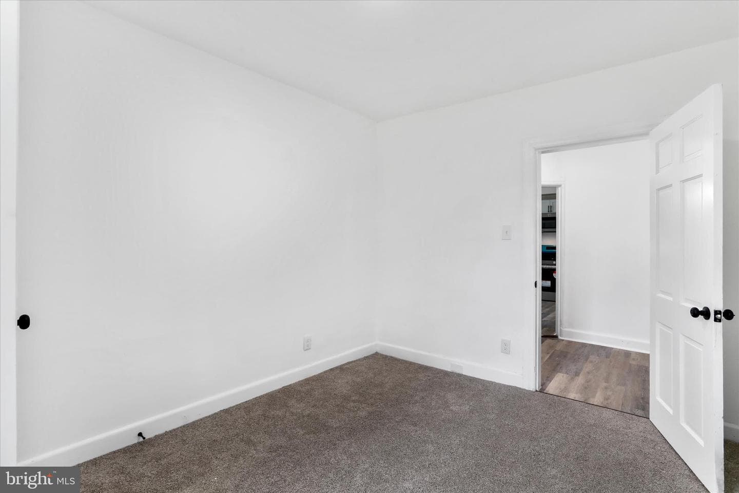 15225 Fairview Road photo 9