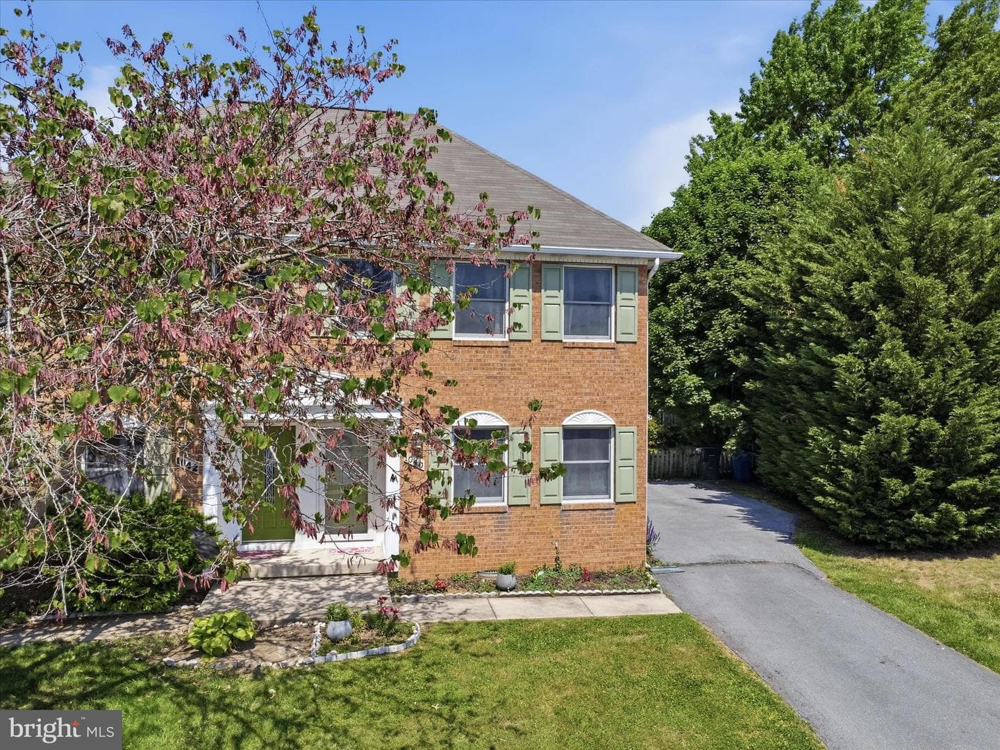 1040 Hampton Circle photo 4