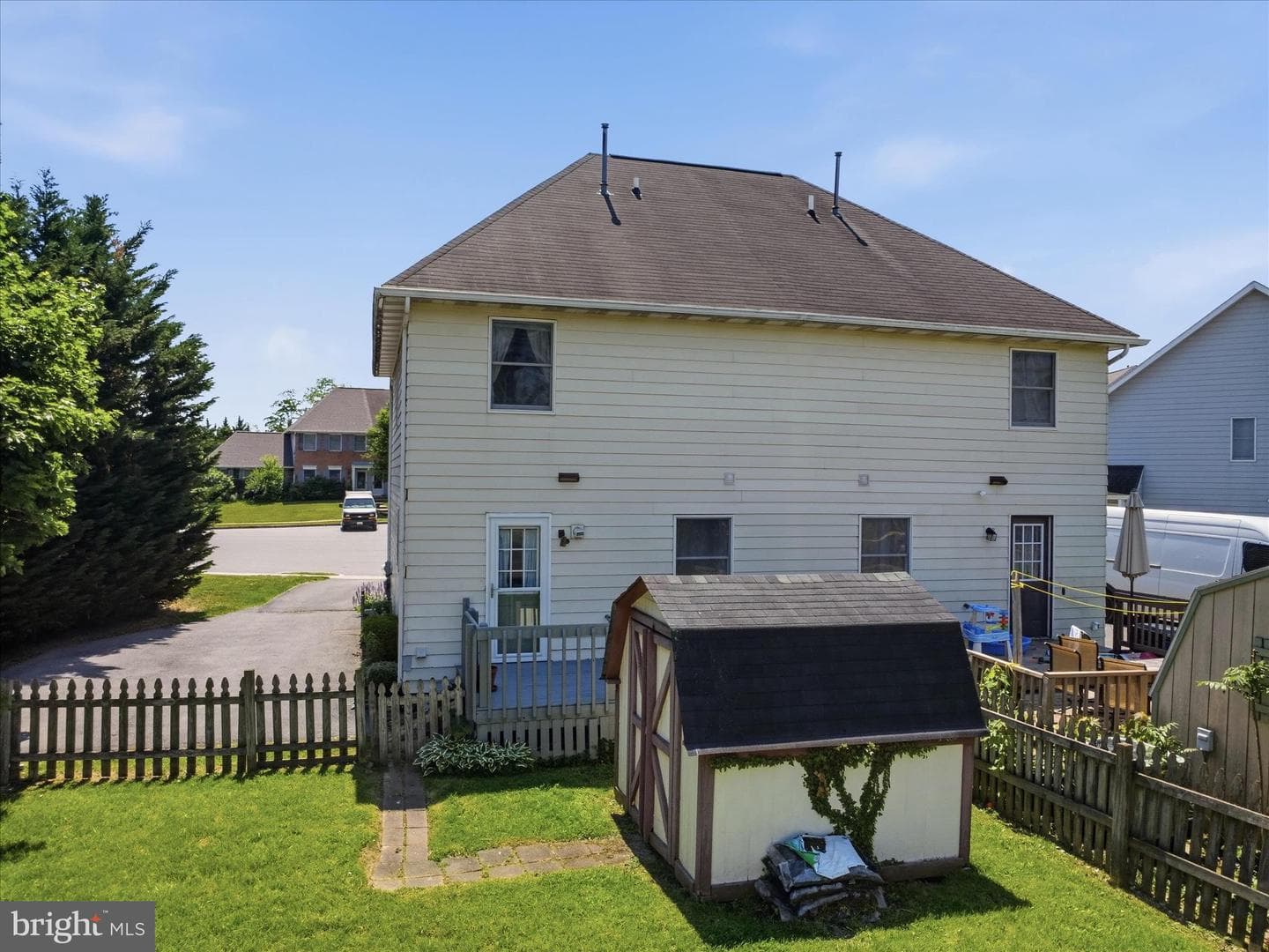 1040 Hampton Circle photo 6