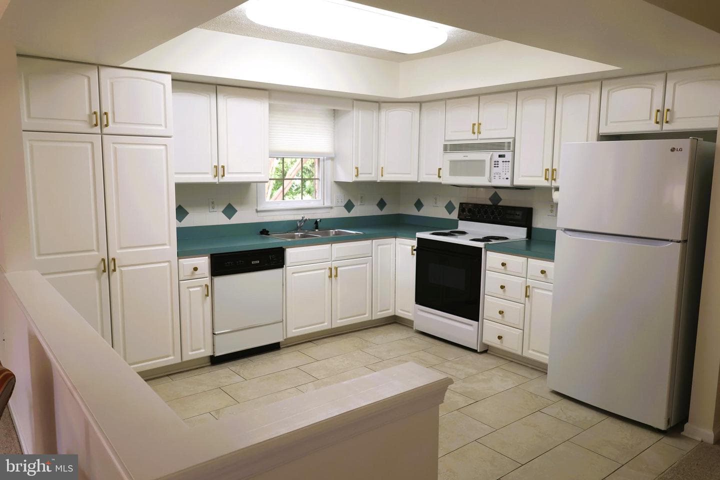 1025 Matthew Court photo 13