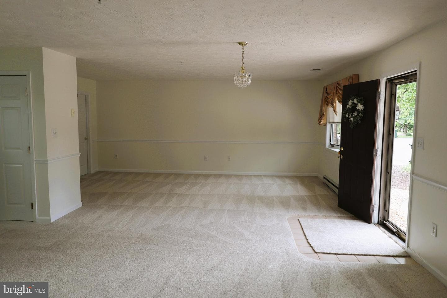 1025 Matthew Court photo 4
