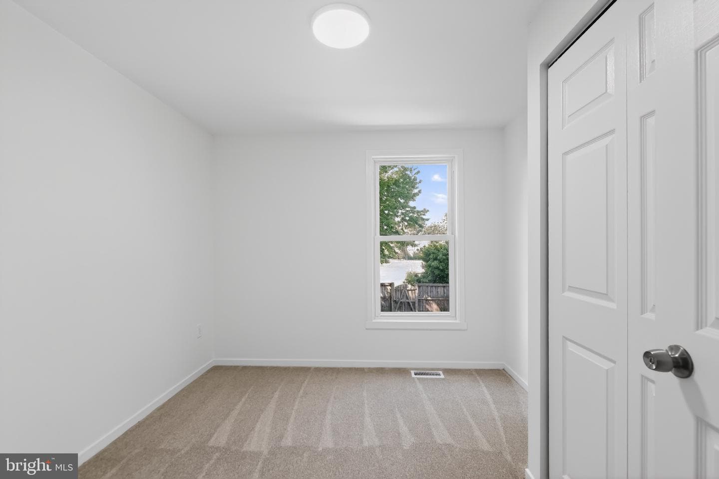 1531 Iris Court photo 13