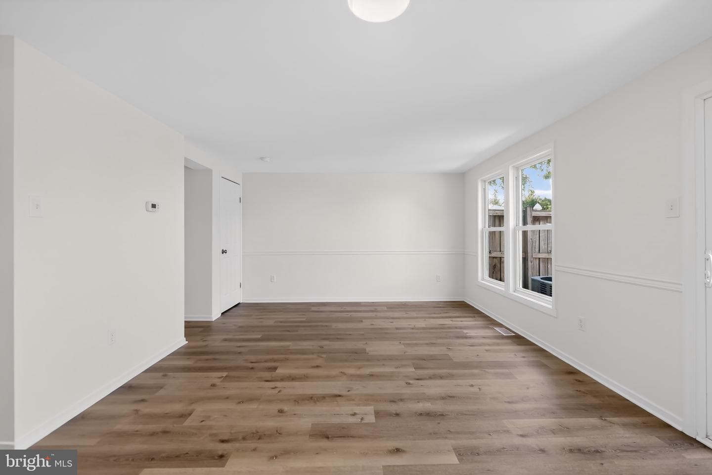 1531 Iris Court photo 4