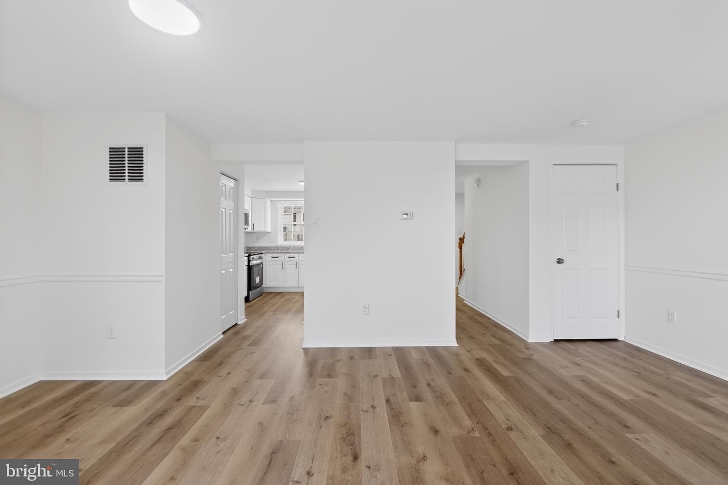 1531 Iris Court photo 6