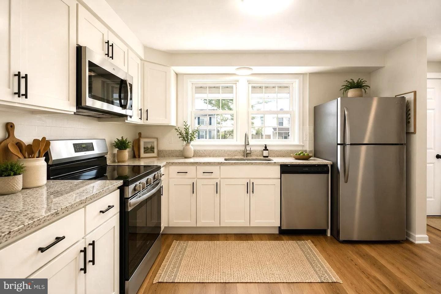 1531 Iris Court photo 8