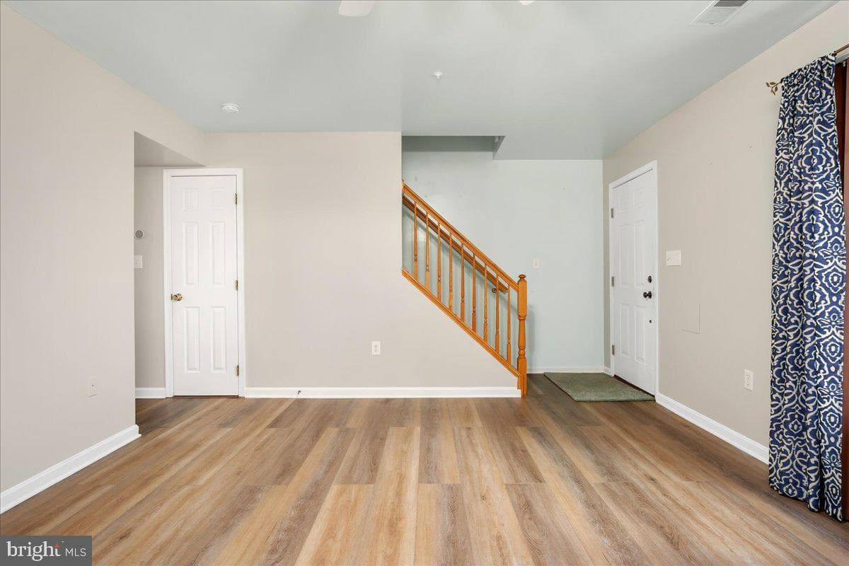 327 E Ridge Drive photo 4