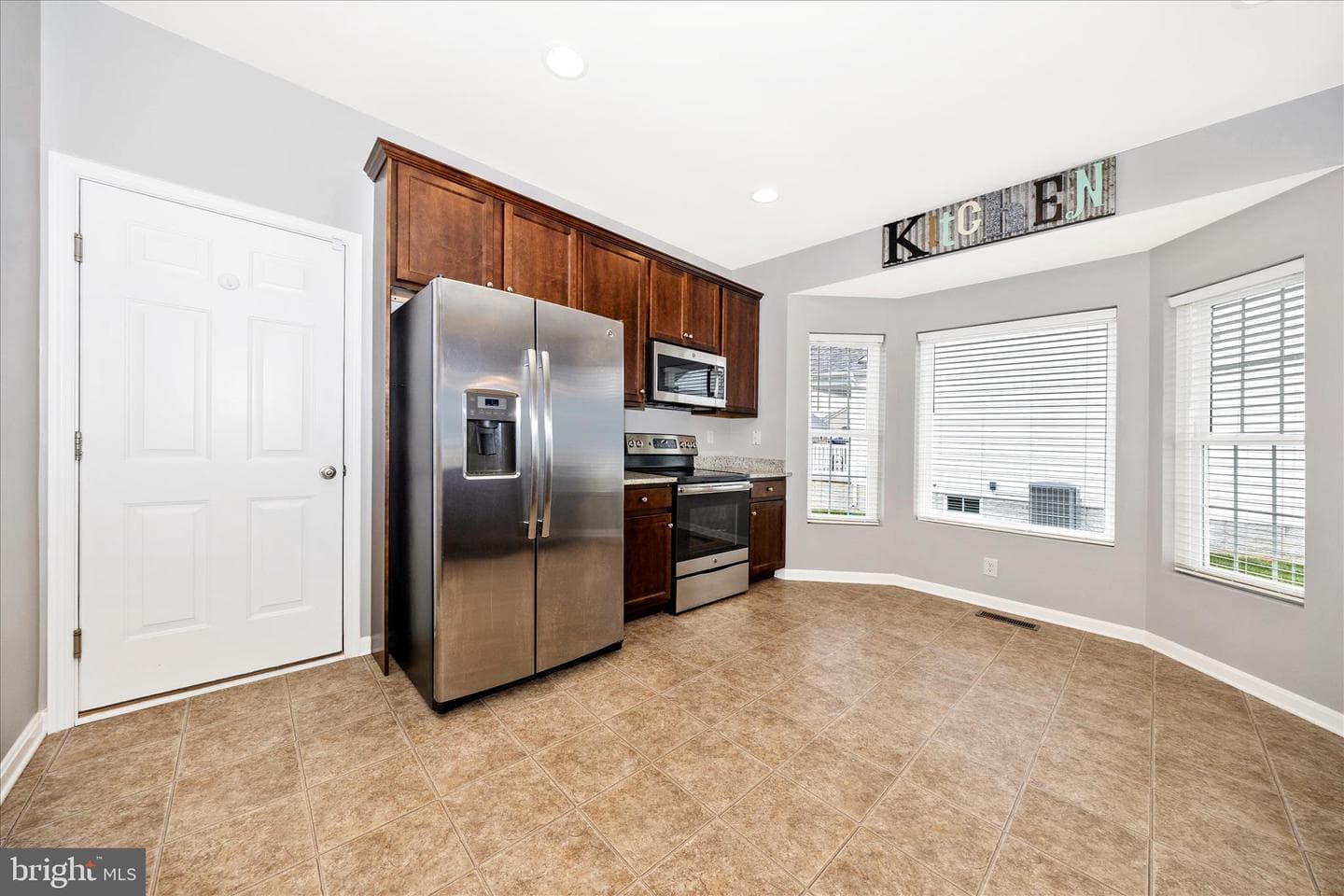13928 Patriot Way photo 13