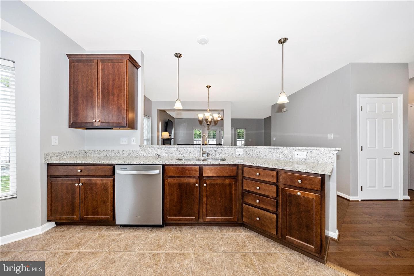 13928 Patriot Way photo 9