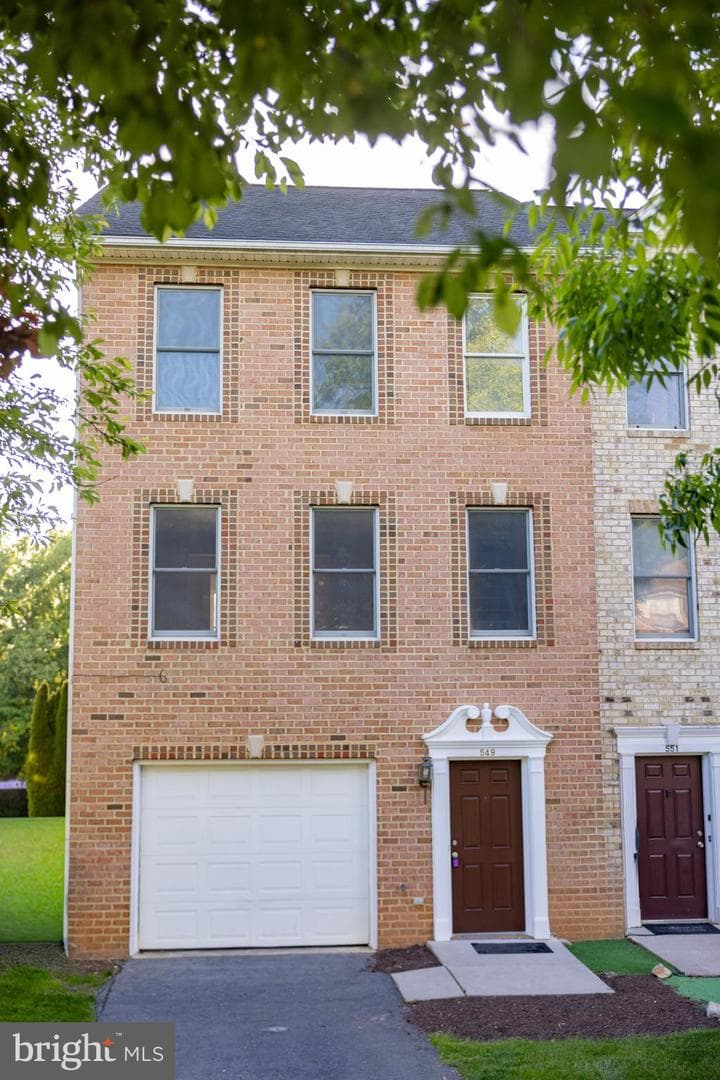 549 Pangborn Blvd, Hagerstown
