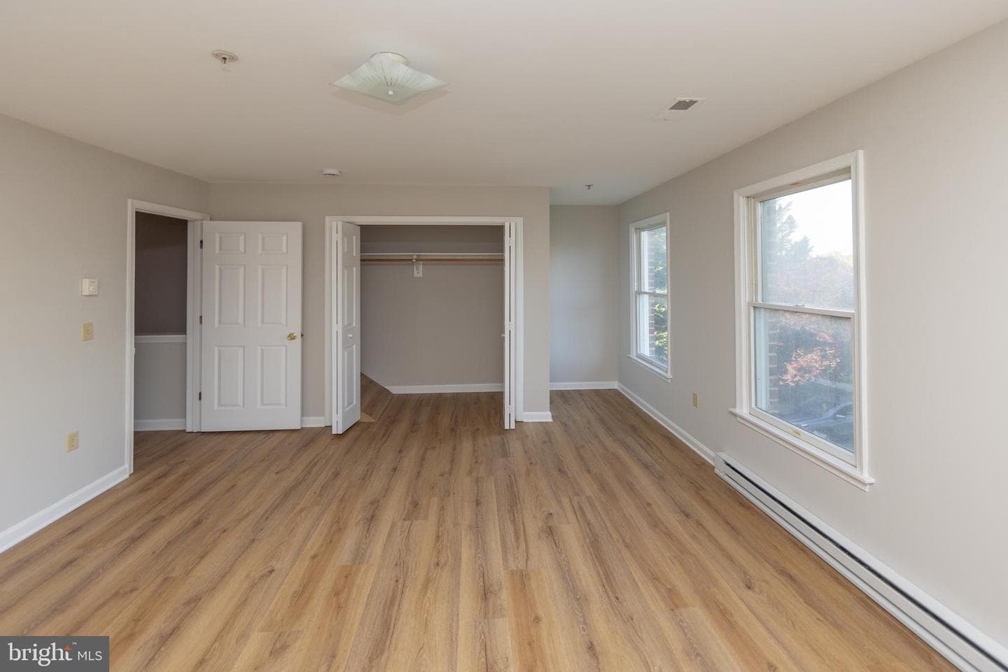 549 Pangborn Blvd photo 13
