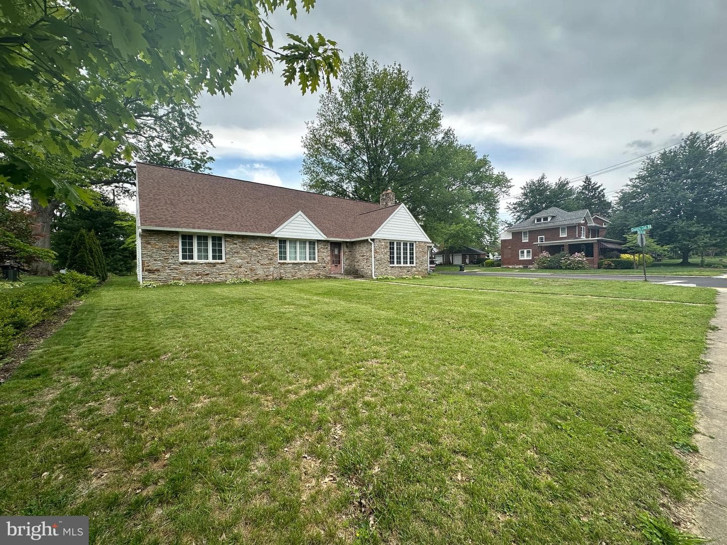 1400 Oak Hill Avenue photo 5