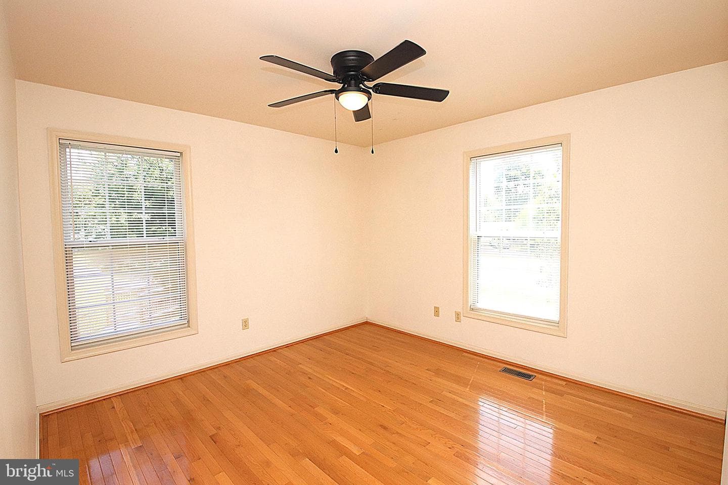 16903 Hampshire Drive photo 19