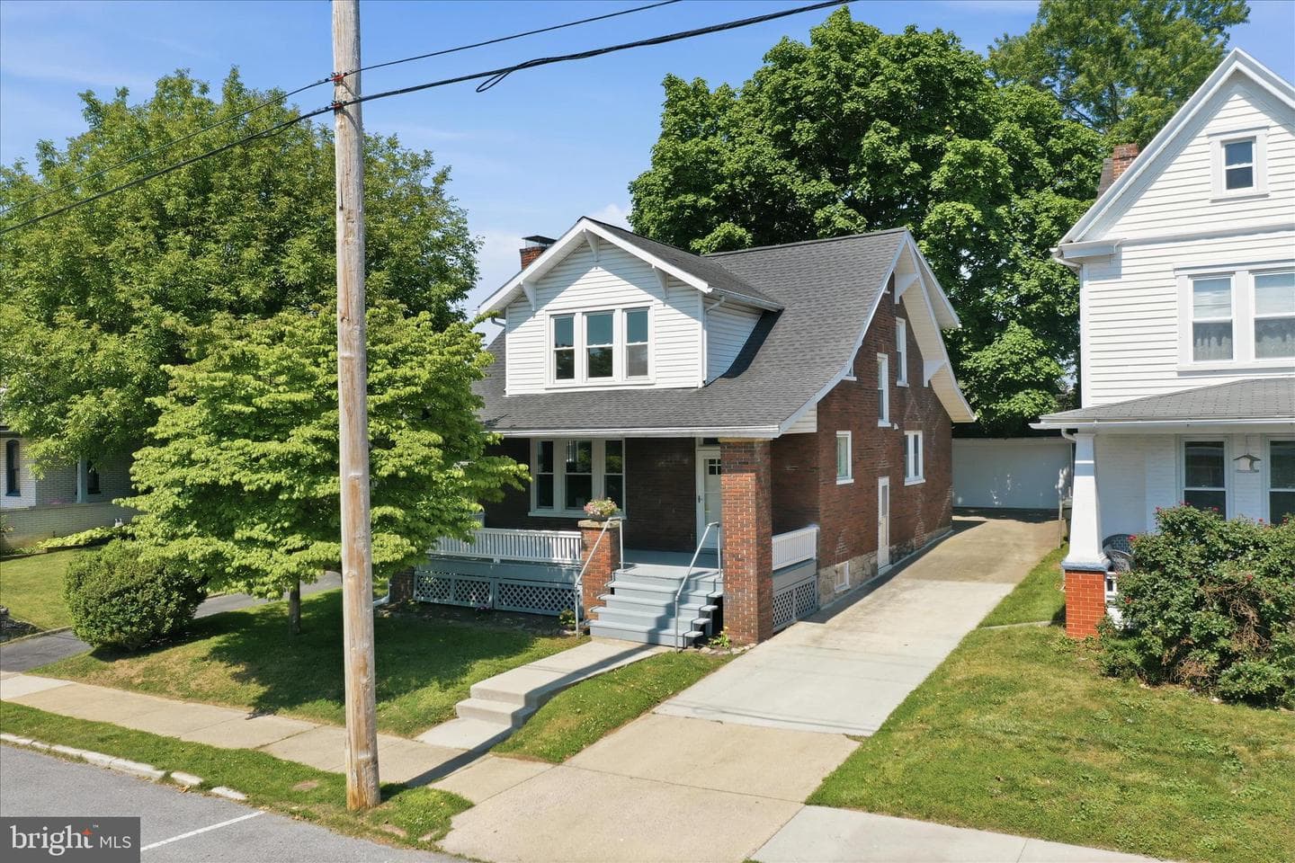 819 Summit Avenue photo 2