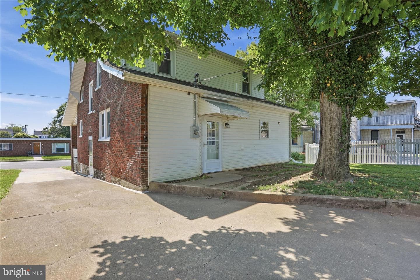 819 Summit Avenue photo 36