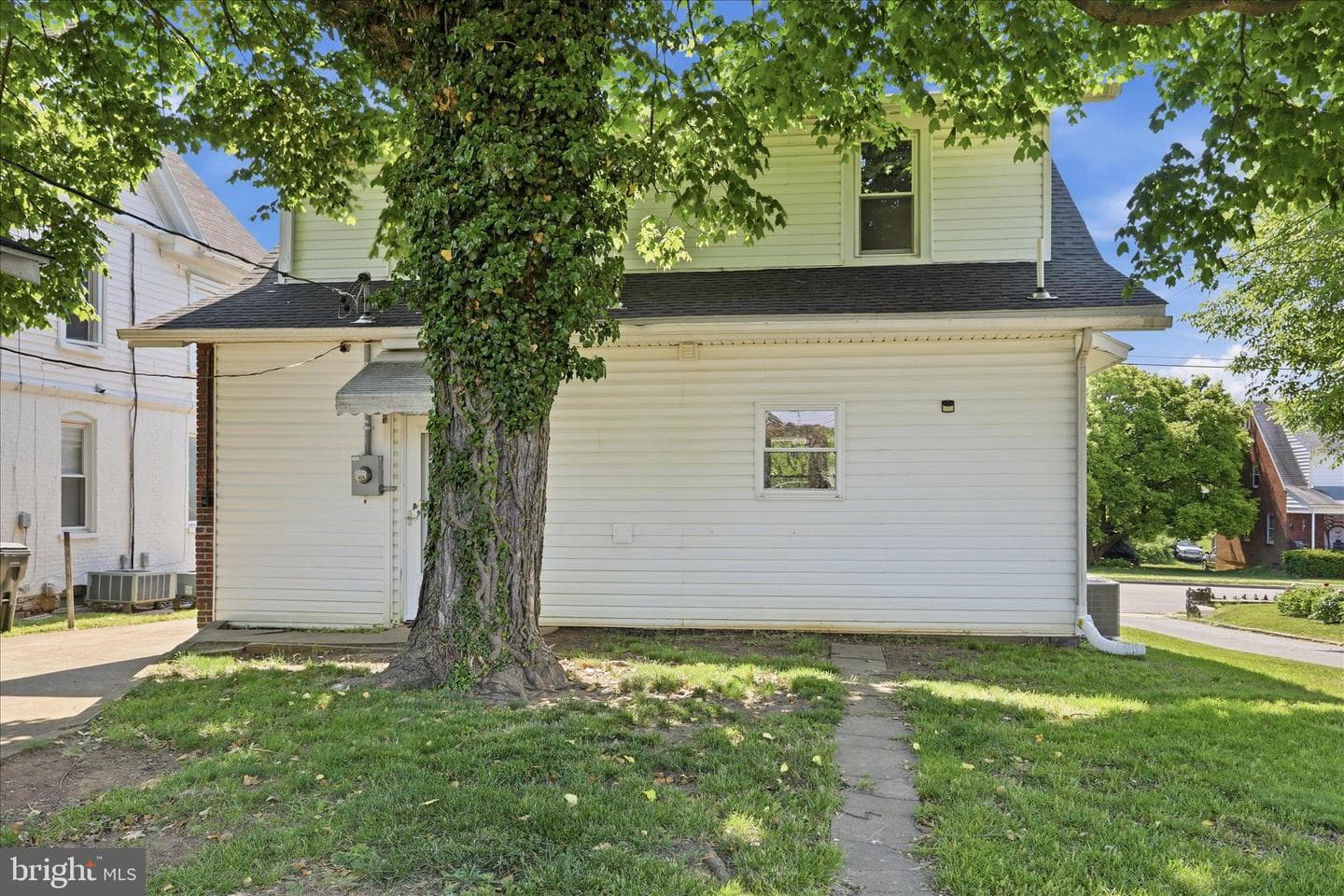 819 Summit Avenue photo 39
