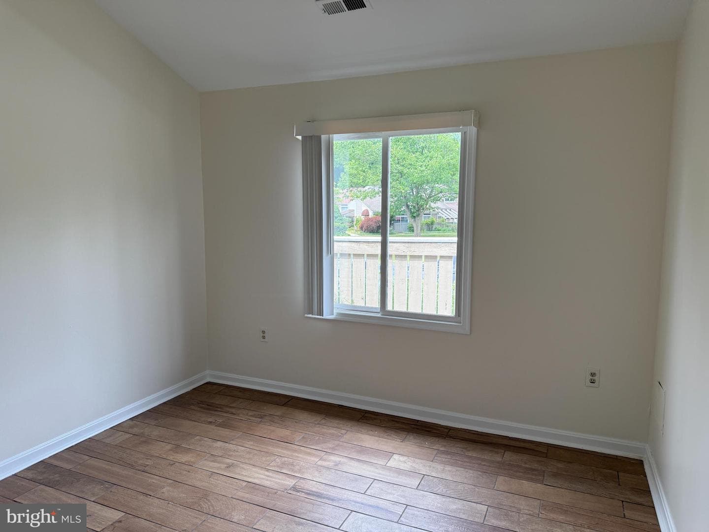 1538 Kensington Drive photo 21