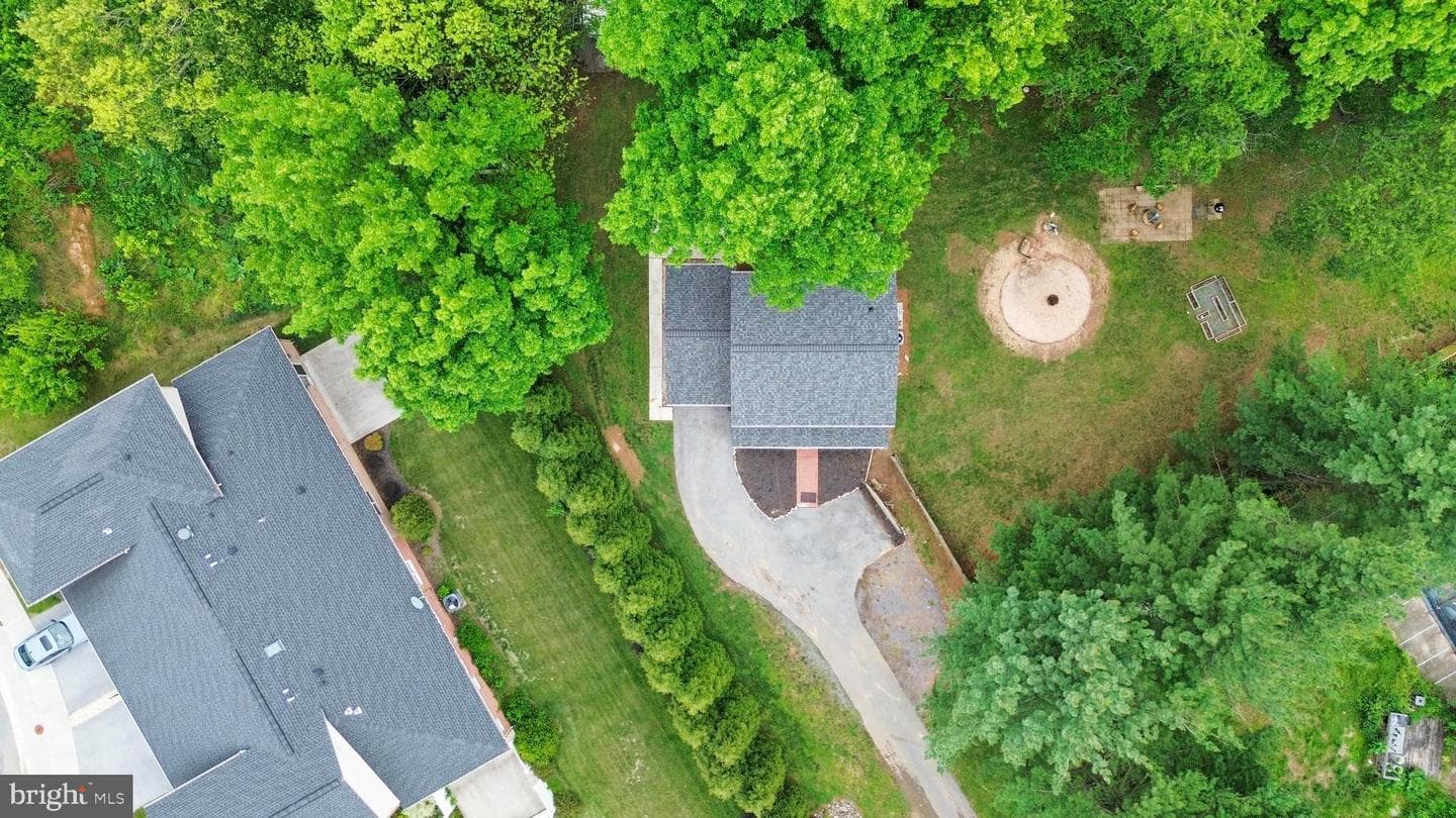 1931 Maplewood Drive photo 5