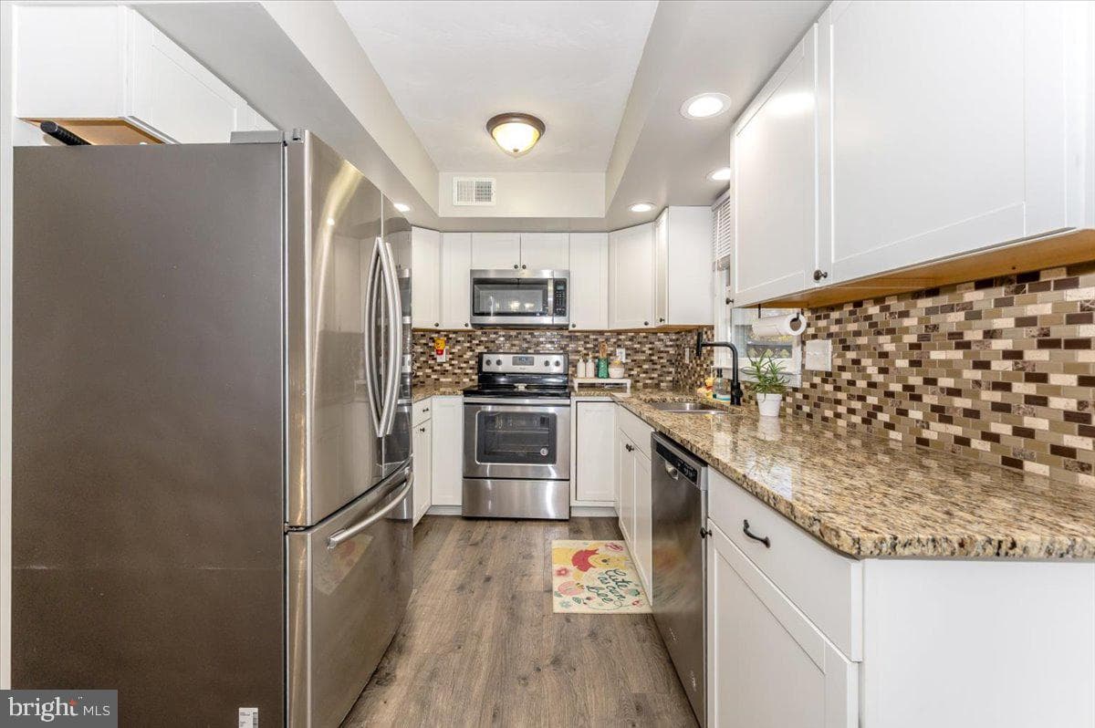 20504 Jefferson Boulevard photo 14