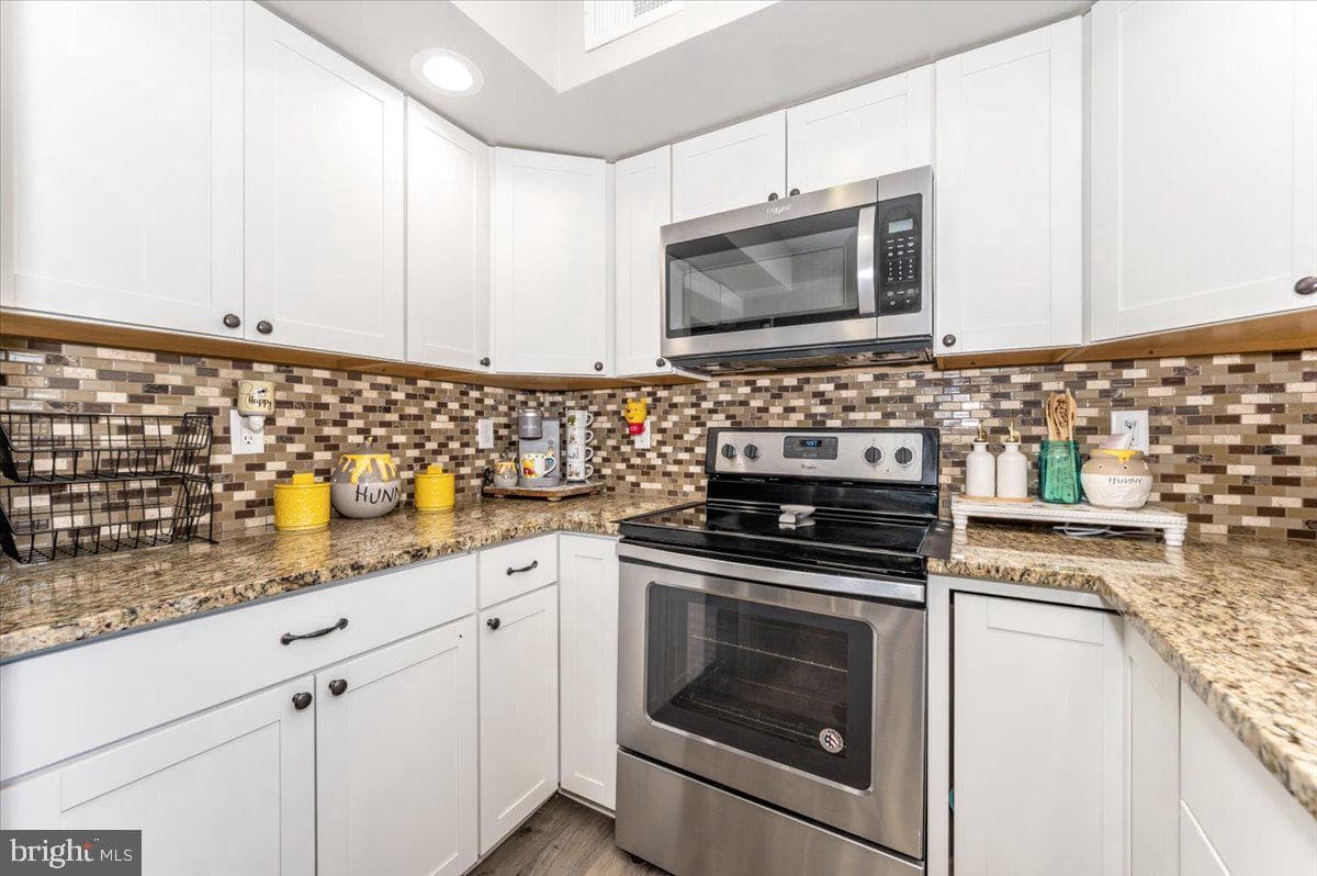 20504 Jefferson Boulevard photo 17