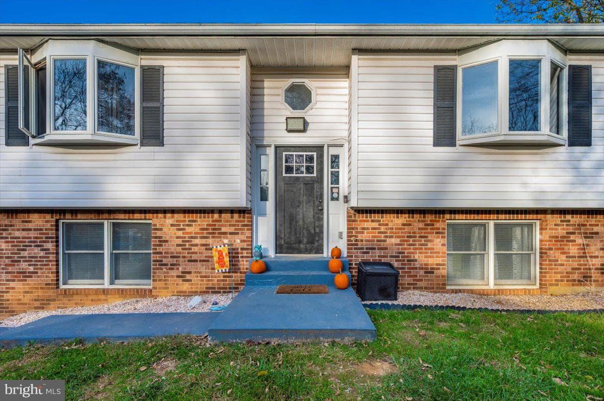 20504 Jefferson Boulevard photo 2