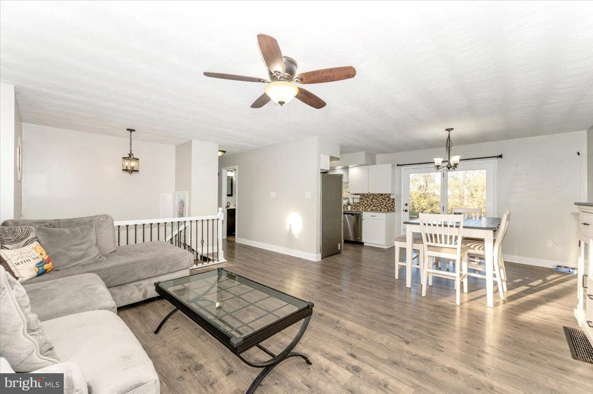 20504 Jefferson Boulevard photo 8