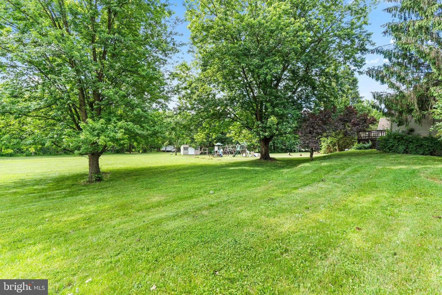 14433 Hicksville Road photo 3