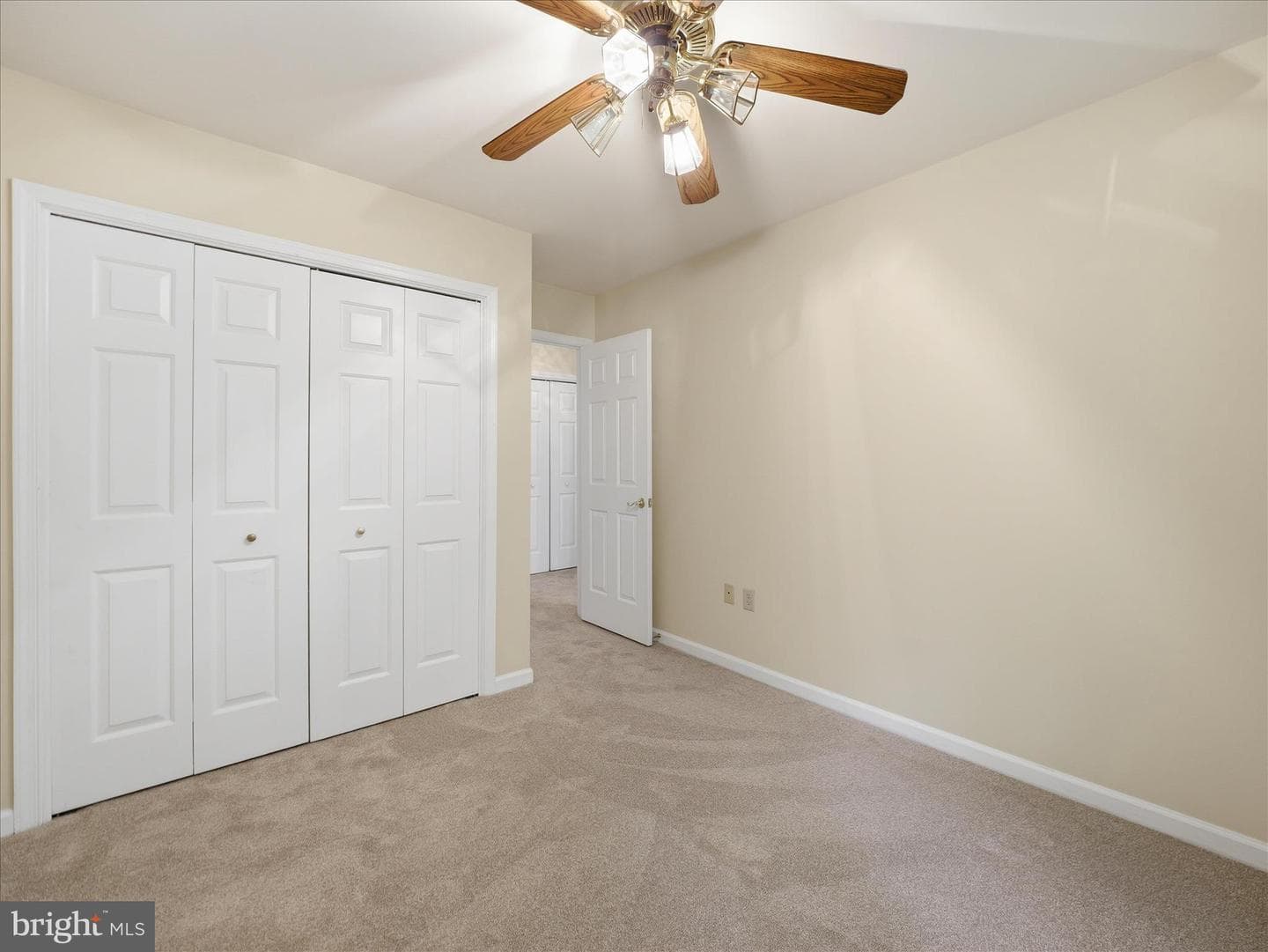 1002 Lindsay Lane photo 25