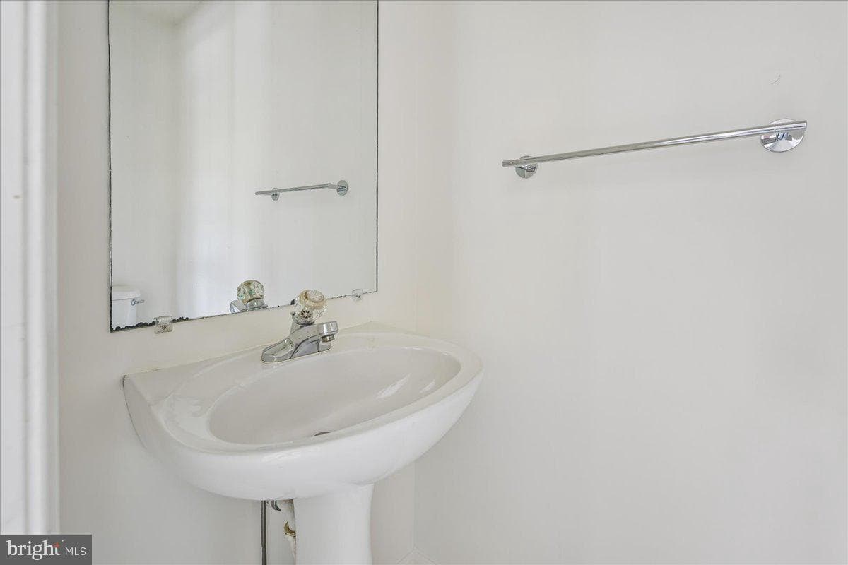 1323 Lindsay Lane photo 12