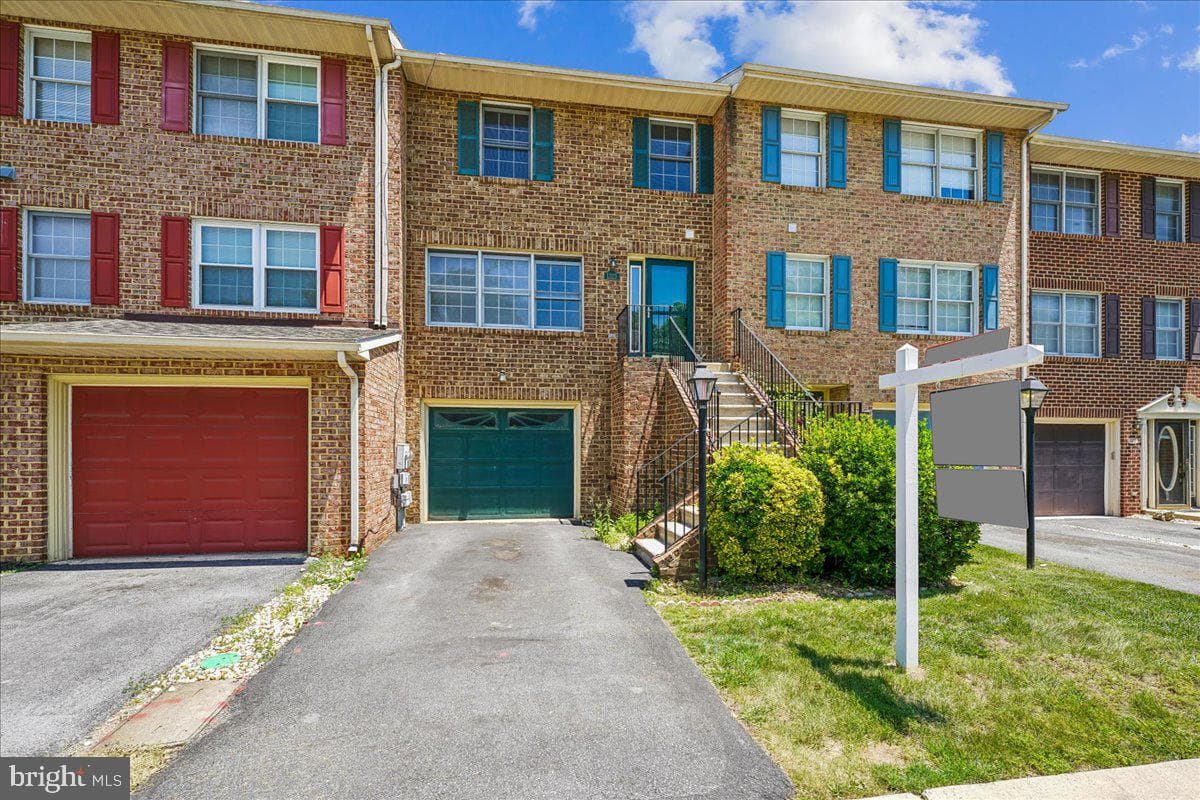 1323 Lindsay Lane, Hagerstown