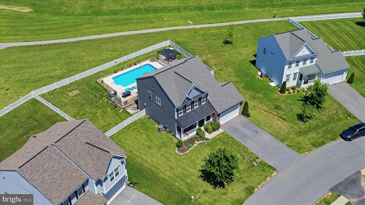 9354 Drumman Drive photo 6