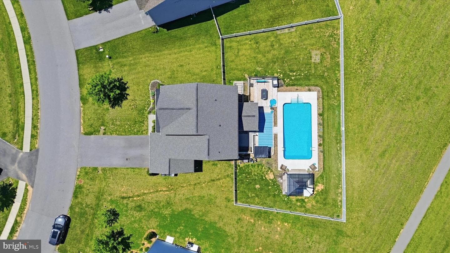 9354 Drumman Drive photo 8