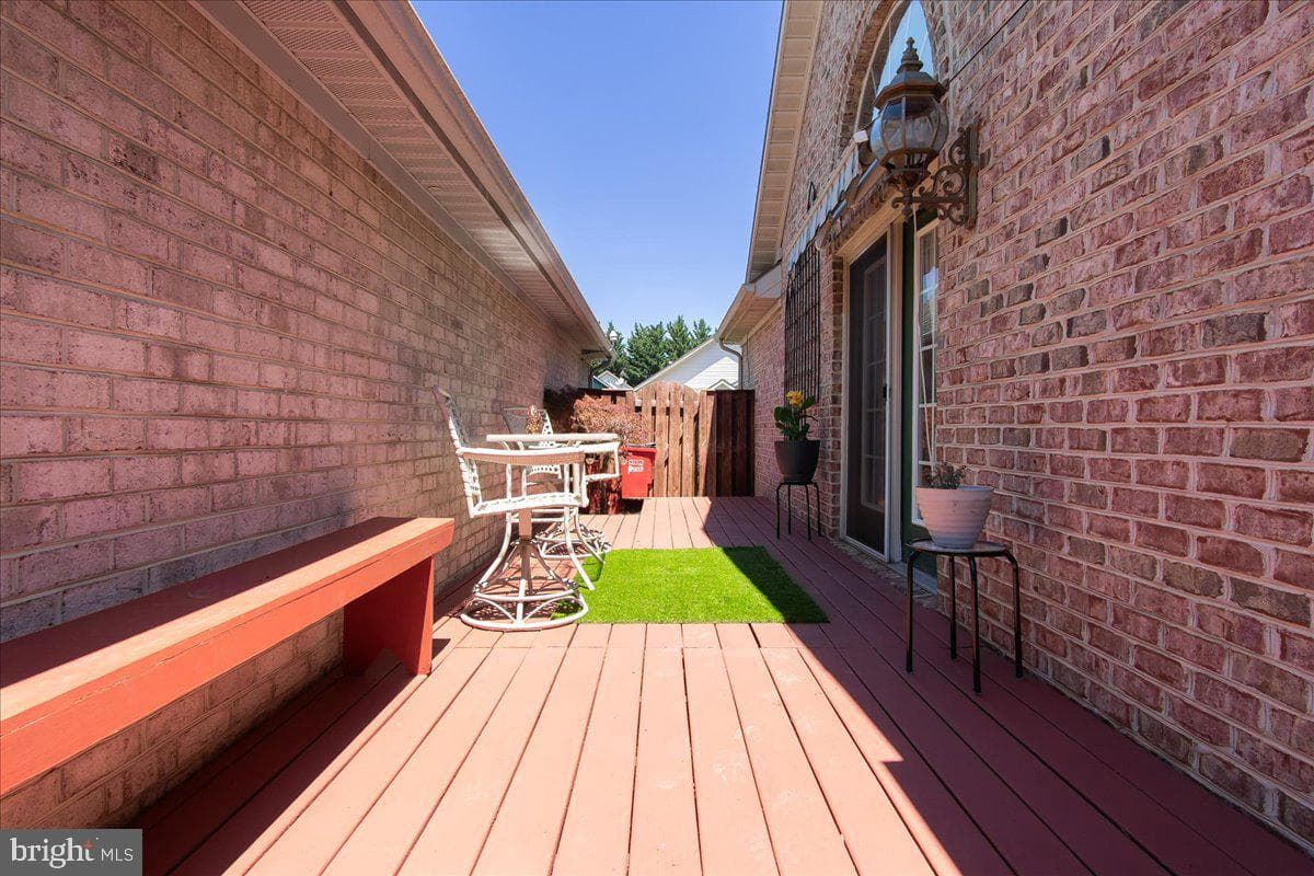 20407 Kings Crest Boulevard photo 24